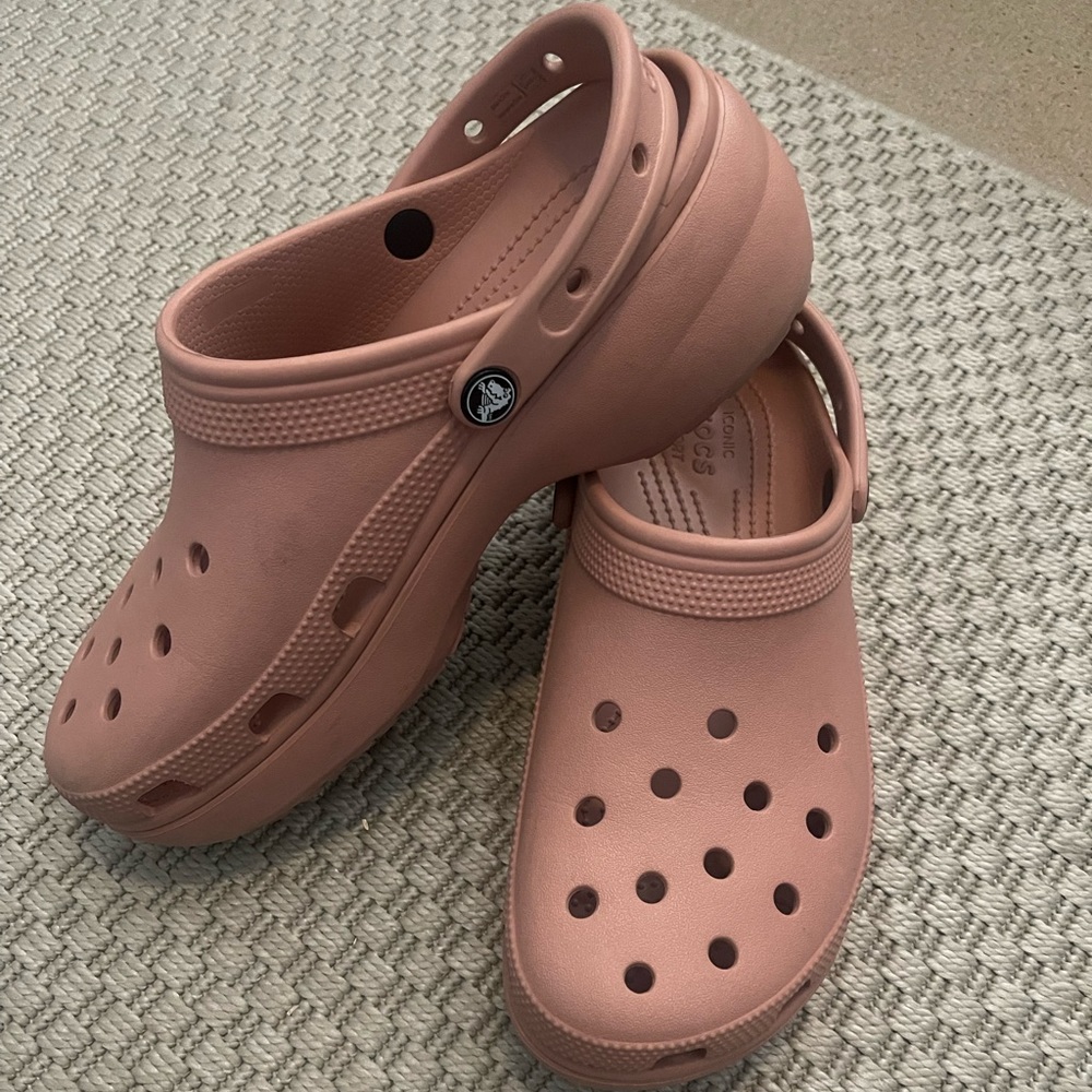 Crocs platform clog - rose color- w11